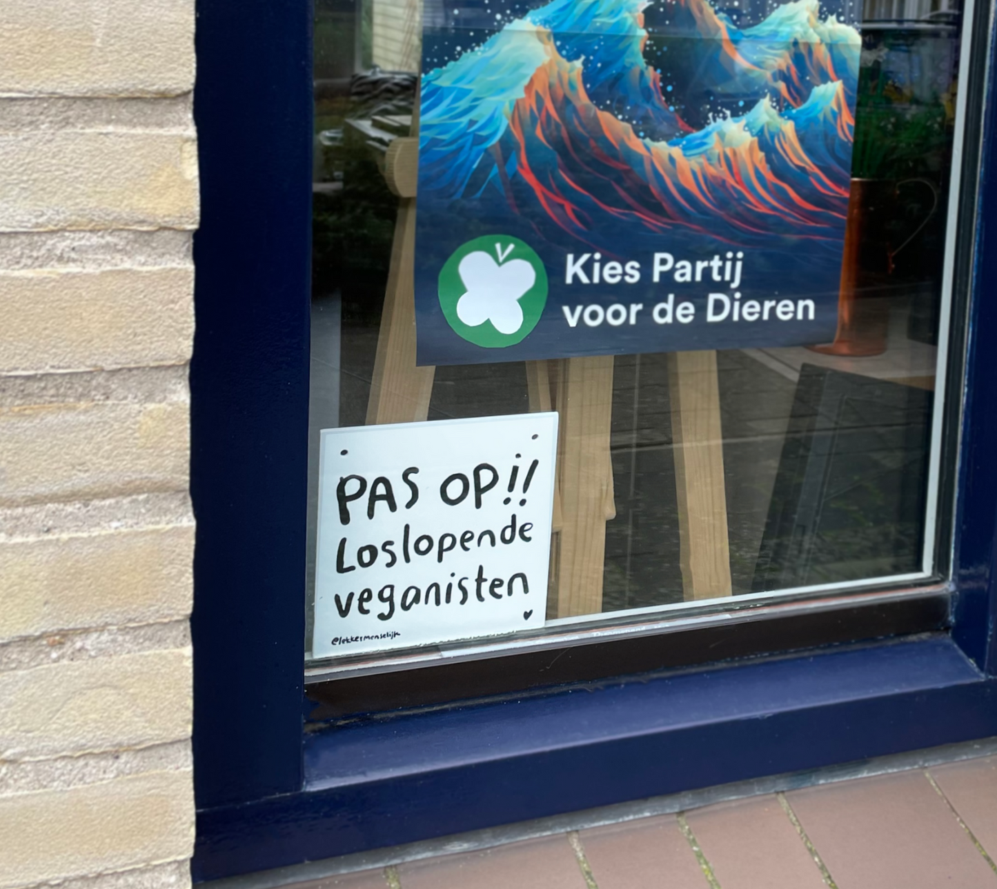 PAS OP! Loslopende veganisten